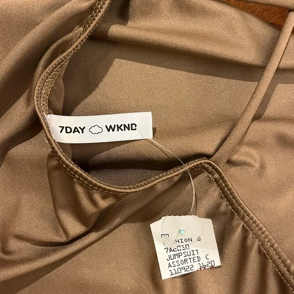 Wide leg jumpsuit/ romper crisscross back,  gold chain w/ rhinestones. Tan. Sz M - Picture 6 of 11